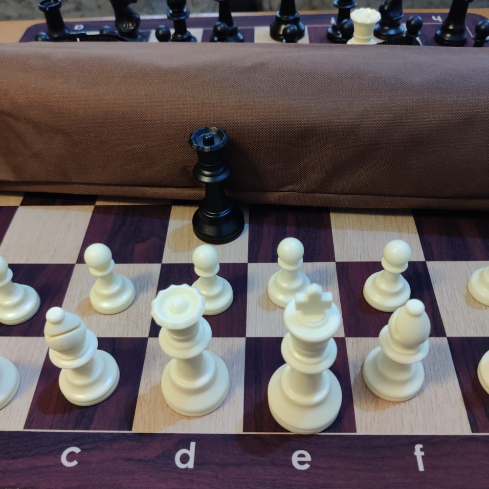 2mm thick Standard Rubber chess set + bag